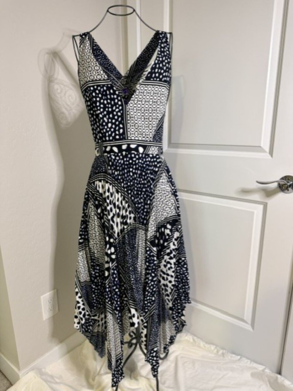 Express Blue Patchwork Criss Cross Halter Pleated Handkerchief Midi Dress size 8 - Picture 3 of 11